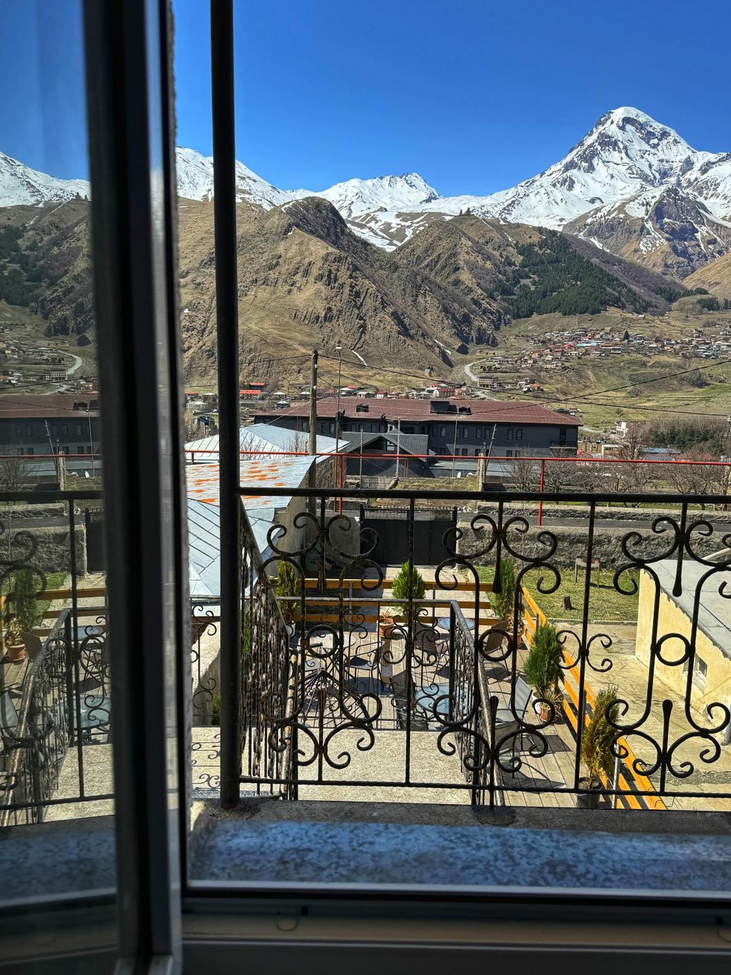 Hotel Elia Kazbegi Kültér fotó