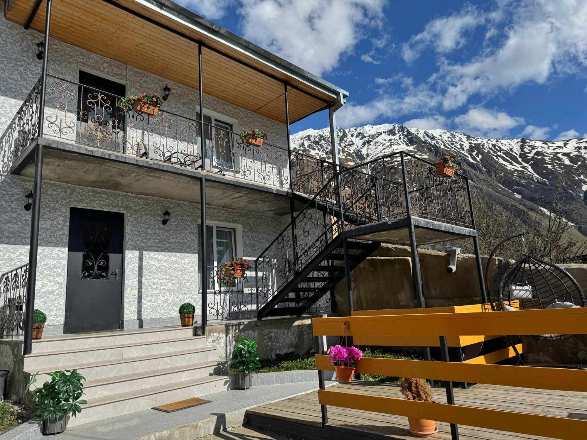 Hotel Elia Kazbegi Kültér fotó